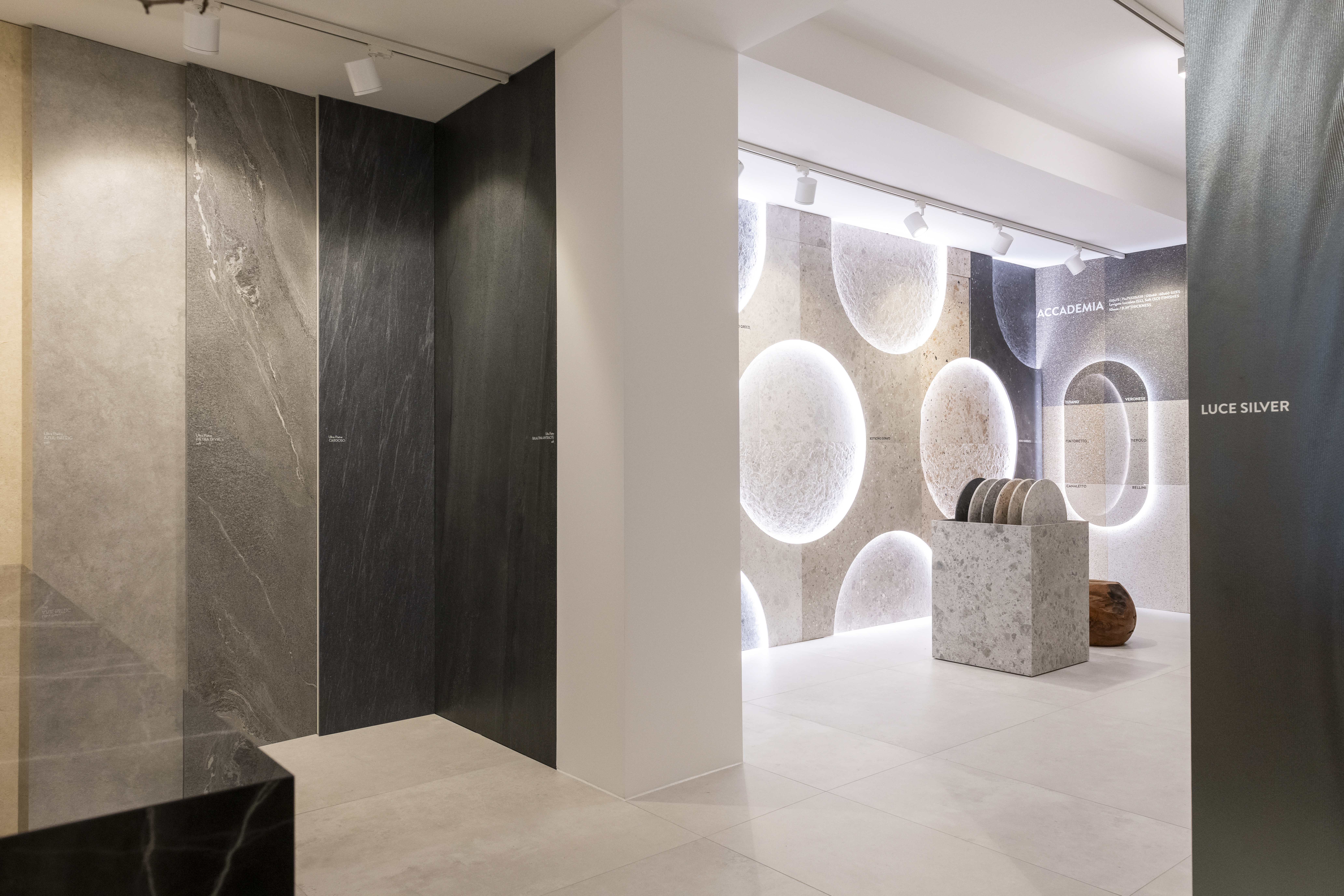 Fliesenausstellung über 360 m² –